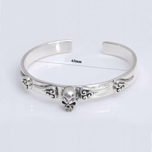 Skull cuff bracelet made of silver